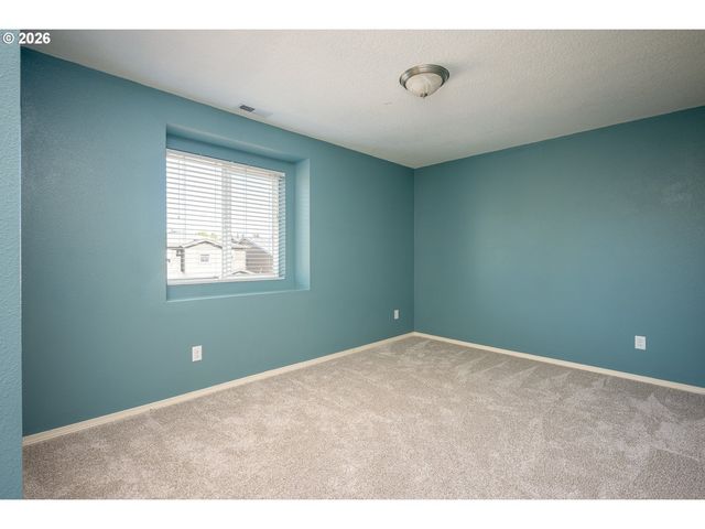 15565 BACHELOR Ave, Sandy, OR 97055