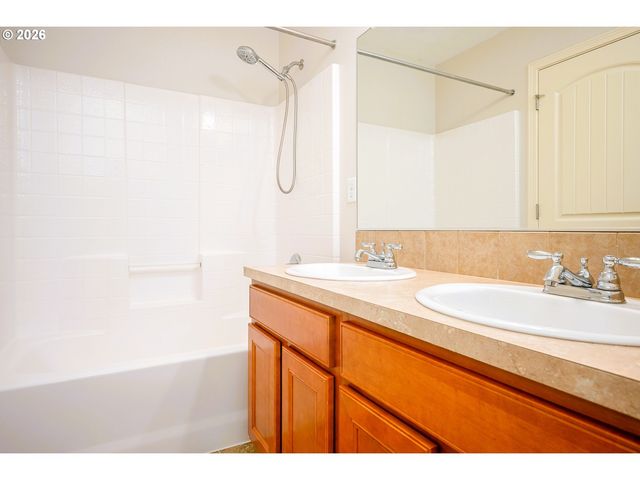 15565 BACHELOR Ave, Sandy, OR 97055