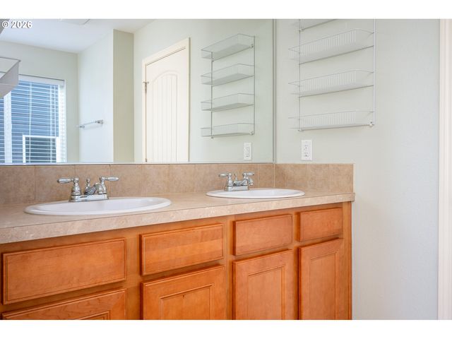 15565 BACHELOR Ave, Sandy, OR 97055