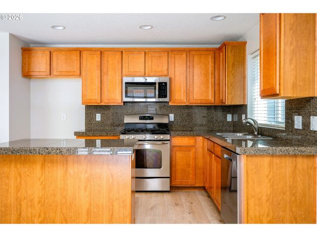 15565 BACHELOR Ave, Sandy, OR 97055