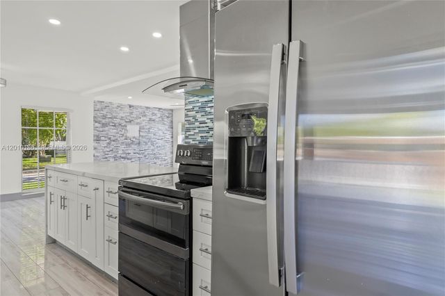 7913 NW 72nd Ave 0, Tamarac, FL 33321