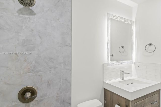 7913 NW 72nd Ave 0, Tamarac, FL 33321