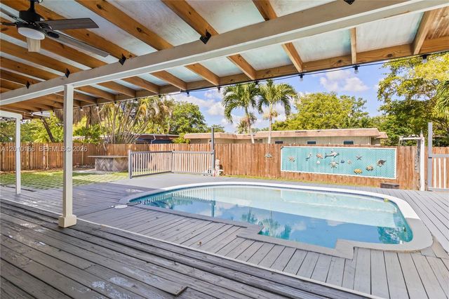 7913 NW 72nd Ave 0, Tamarac, FL 33321