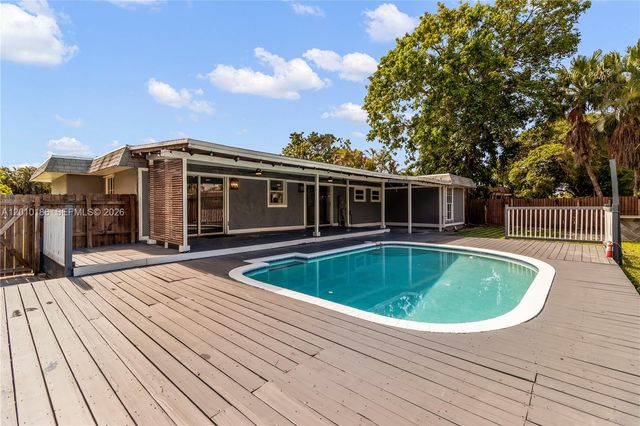 7913 NW 72nd Ave 0, Tamarac, FL 33321