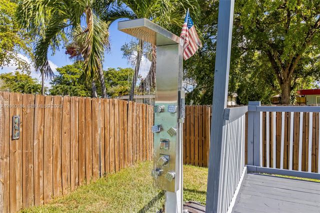 7913 NW 72nd Ave 0, Tamarac, FL 33321