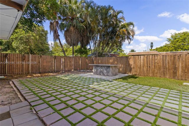 7913 NW 72nd Ave 0, Tamarac, FL 33321