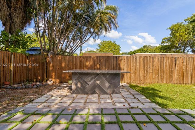 7913 NW 72nd Ave 0, Tamarac, FL 33321