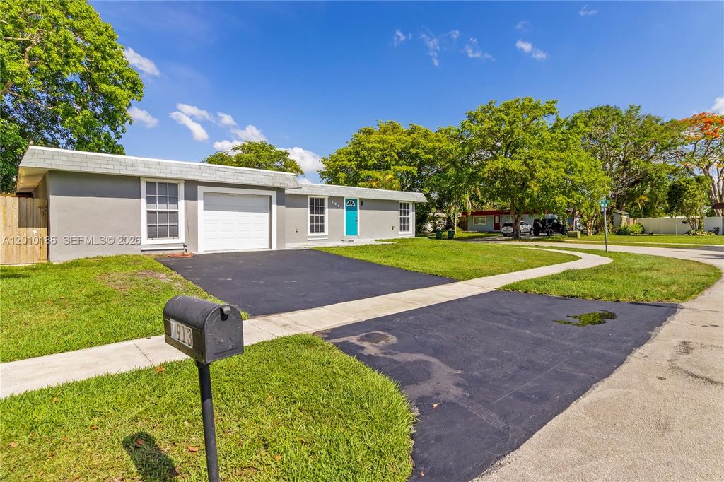 7913 NW 72nd Ave 0, Tamarac, FL 33321