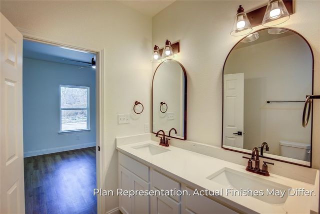 205 E Laura Avenue, Quinlan, TX 75474