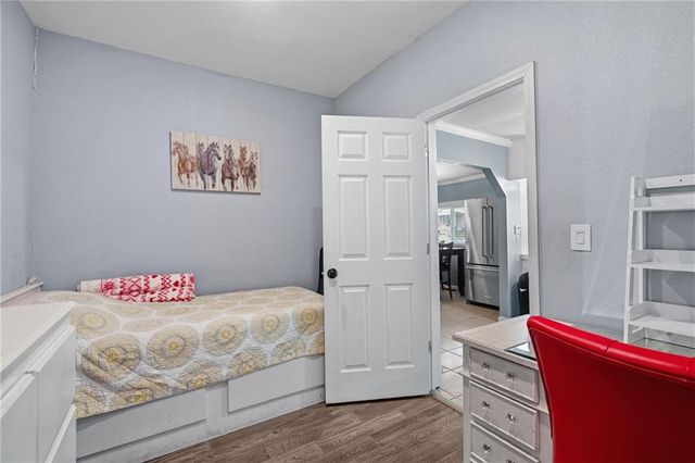 1617 METROPOLITAN Avenue, Kansas City, KS 66103
