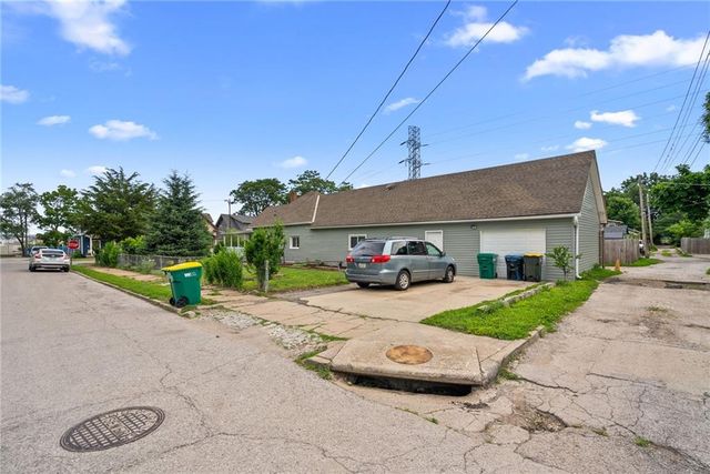 1617 METROPOLITAN Avenue, Kansas City, KS 66103