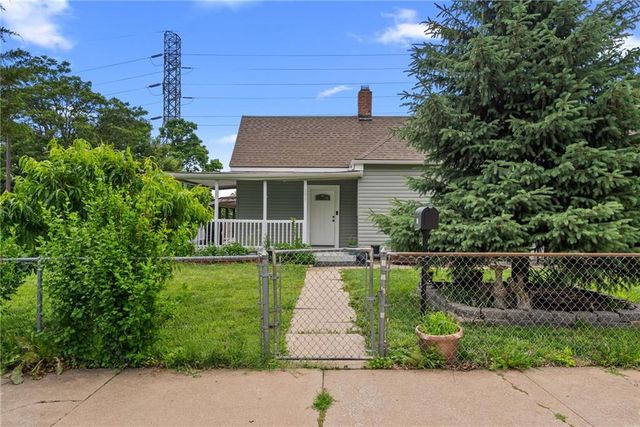 1617 METROPOLITAN Avenue, Kansas City, KS 66103