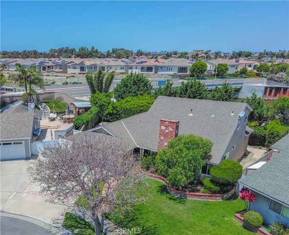 5511 Wendy Circle, Huntington Beach, CA 92649