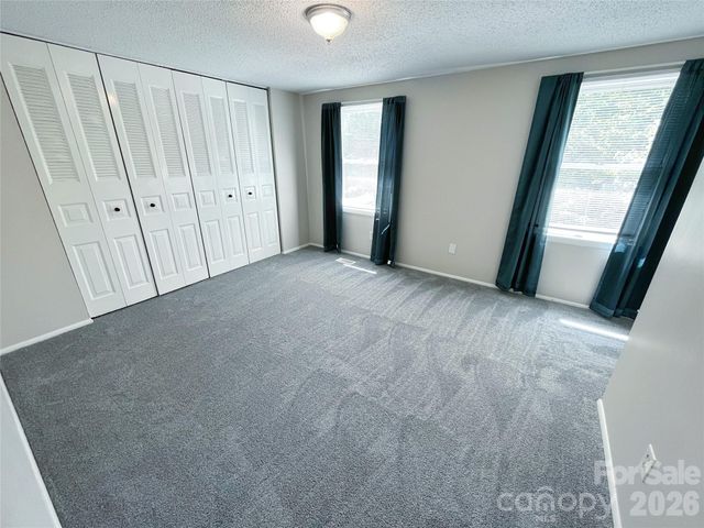 9524 Robert Burns Court, Charlotte, NC 28213