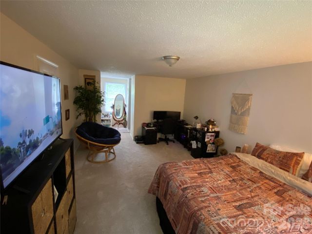 9524 Robert Burns Court, Charlotte, NC 28213