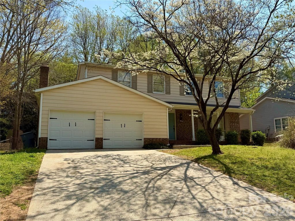 9524 Robert Burns Court, Charlotte, NC 28213