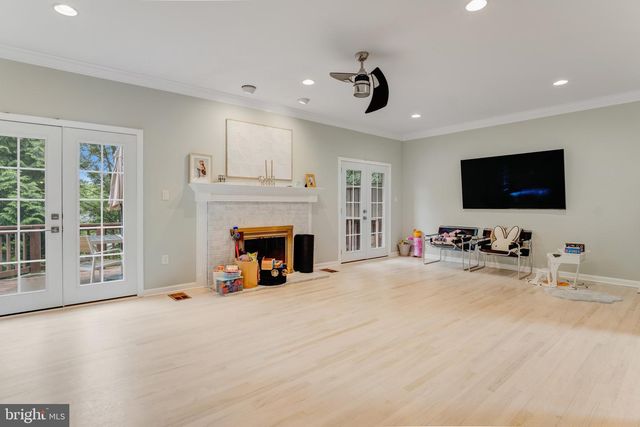 10219 ASPEN WILLOW DR, Fairfax, VA 22032