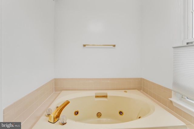 10219 ASPEN WILLOW DR, Fairfax, VA 22032