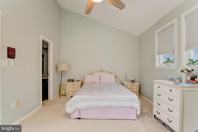 10219 ASPEN WILLOW DR, Fairfax, VA 22032
