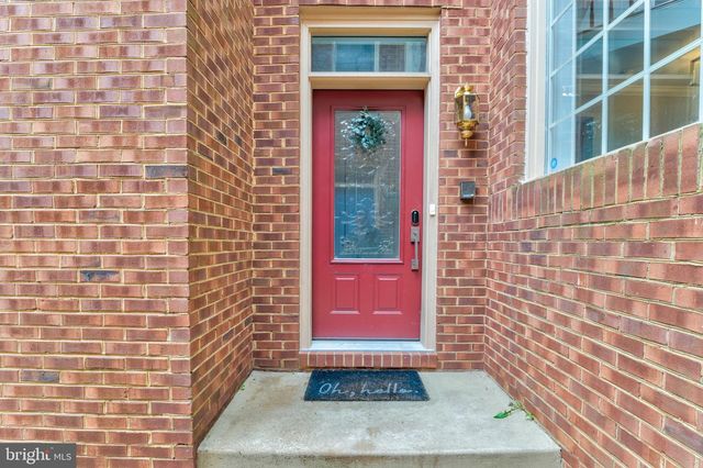 10219 ASPEN WILLOW DR, Fairfax, VA 22032