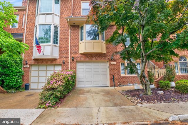 10219 ASPEN WILLOW DR, Fairfax, VA 22032