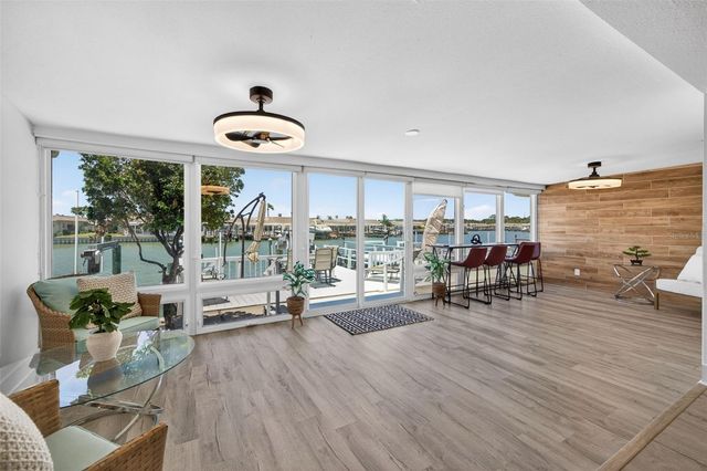 555 BOCA CIEGA POINT BOULEVARD S 555, St Petersburg, FL 33708