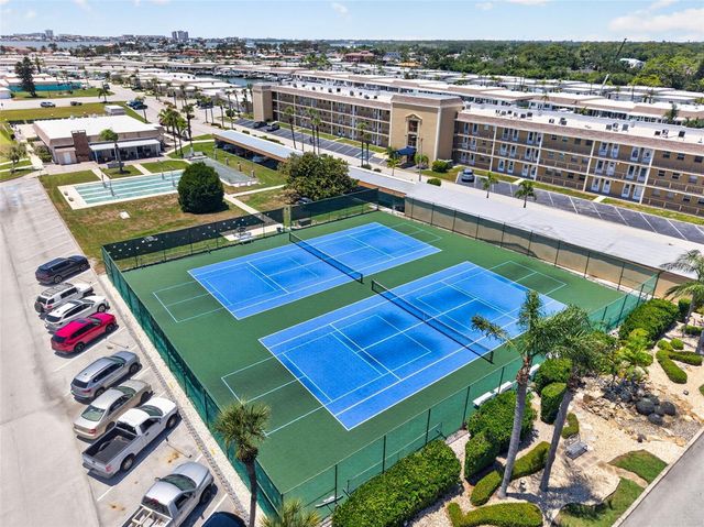555 BOCA CIEGA POINT BOULEVARD S 555, St Petersburg, FL 33708