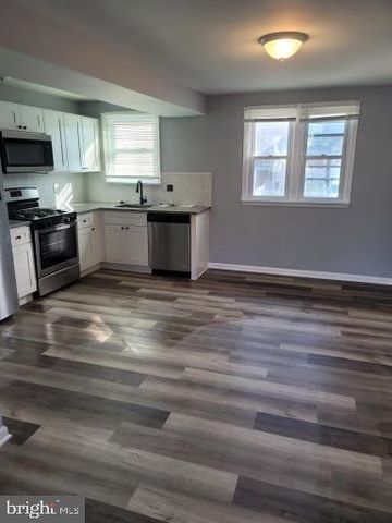 822 4TH AVE, Bristol, PA 19007