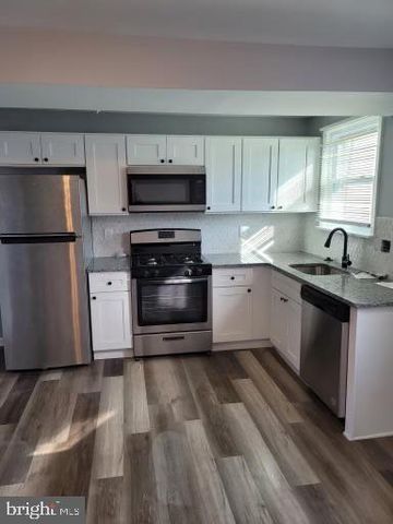 822 4TH AVE, Bristol, PA 19007