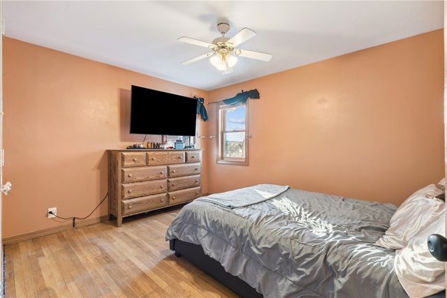 1104 East 2nd St, Vinton, IA 52349