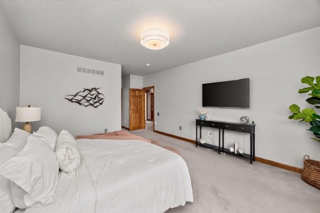 506 NE 19th Court, Ankeny, IA 50021