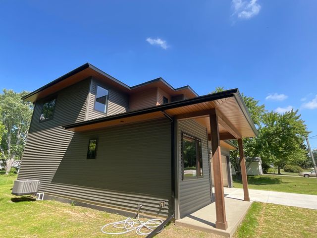 1418 Blue Star Highway, South Haven, MI 49090