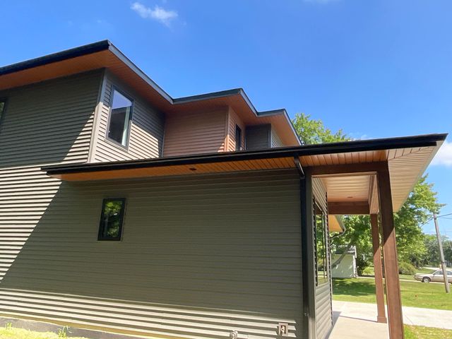 1418 Blue Star Highway, South Haven, MI 49090