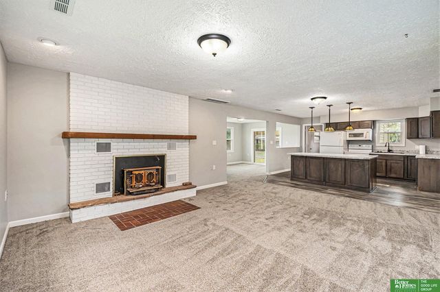 102 Oak Lane, Ashland, NE 68003