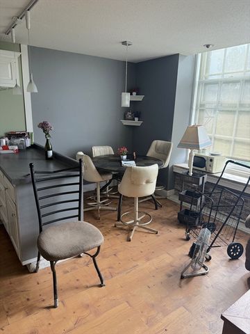 201 Thorndike St 2-27, Lowell, MA 01852