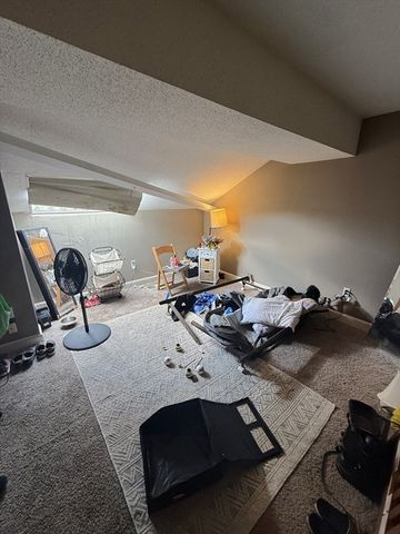201 Thorndike St 2-27, Lowell, MA 01852