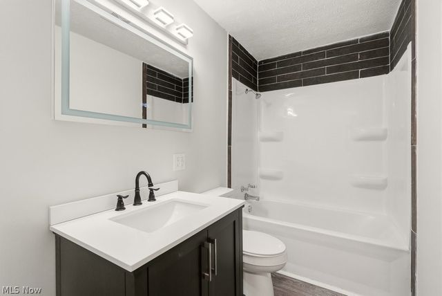 321 Adams Street, Newton Falls, OH 44444