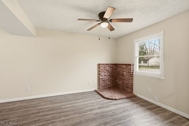 321 Adams Street, Newton Falls, OH 44444