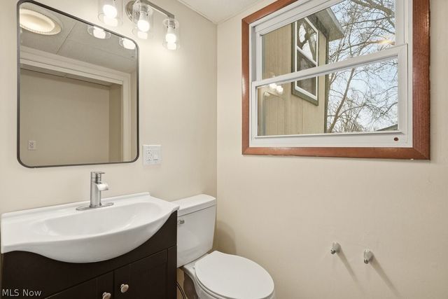 321 Adams Street, Newton Falls, OH 44444