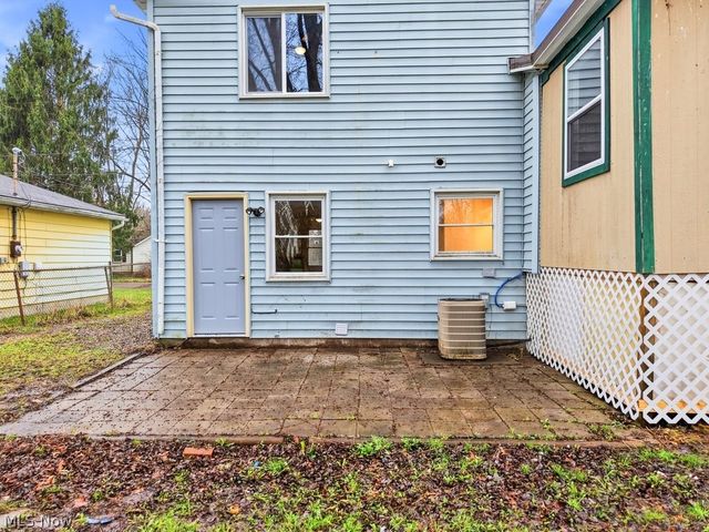 321 Adams Street, Newton Falls, OH 44444