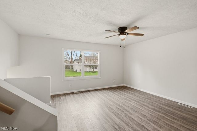 321 Adams Street, Newton Falls, OH 44444