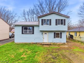 321 Adams Street, Newton Falls, OH 44444