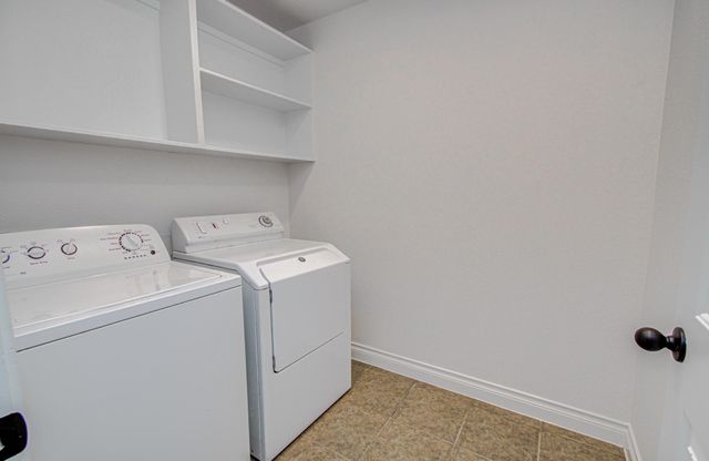6621 N Main Street, Houston, TX 77009
