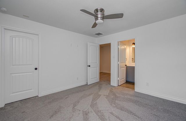 6621 N Main Street, Houston, TX 77009