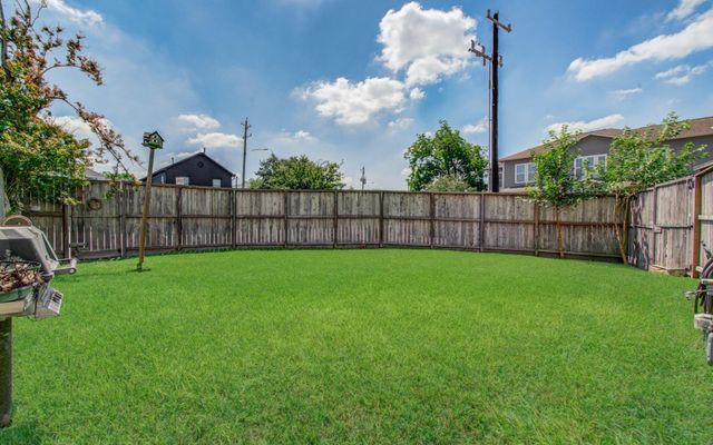 6621 N Main Street, Houston, TX 77009