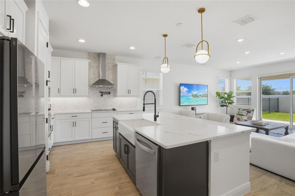 Image 9 of property listing at 19310 BANFIELD PLACE, Orlando, FL 32827