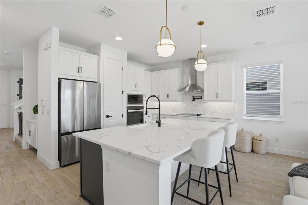 Image 10 of property listing at 19310 BANFIELD PLACE, Orlando, FL 32827
