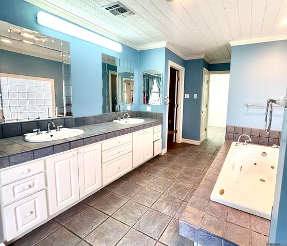 846 Brule Guillot Road, Thibodaux, LA 70301