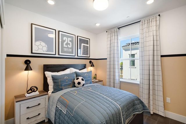 2120 Latham Street, Mountain View, CA 94040