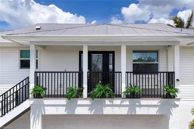 2932 Buttonwood Key CT, St. James City, FL 33956